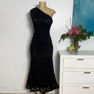 Elegant Black One-Shoulder Lace Evening Dress